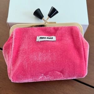 Miu Miu gwpHot Pink Velvet Kiss-Lock Coin Pouch